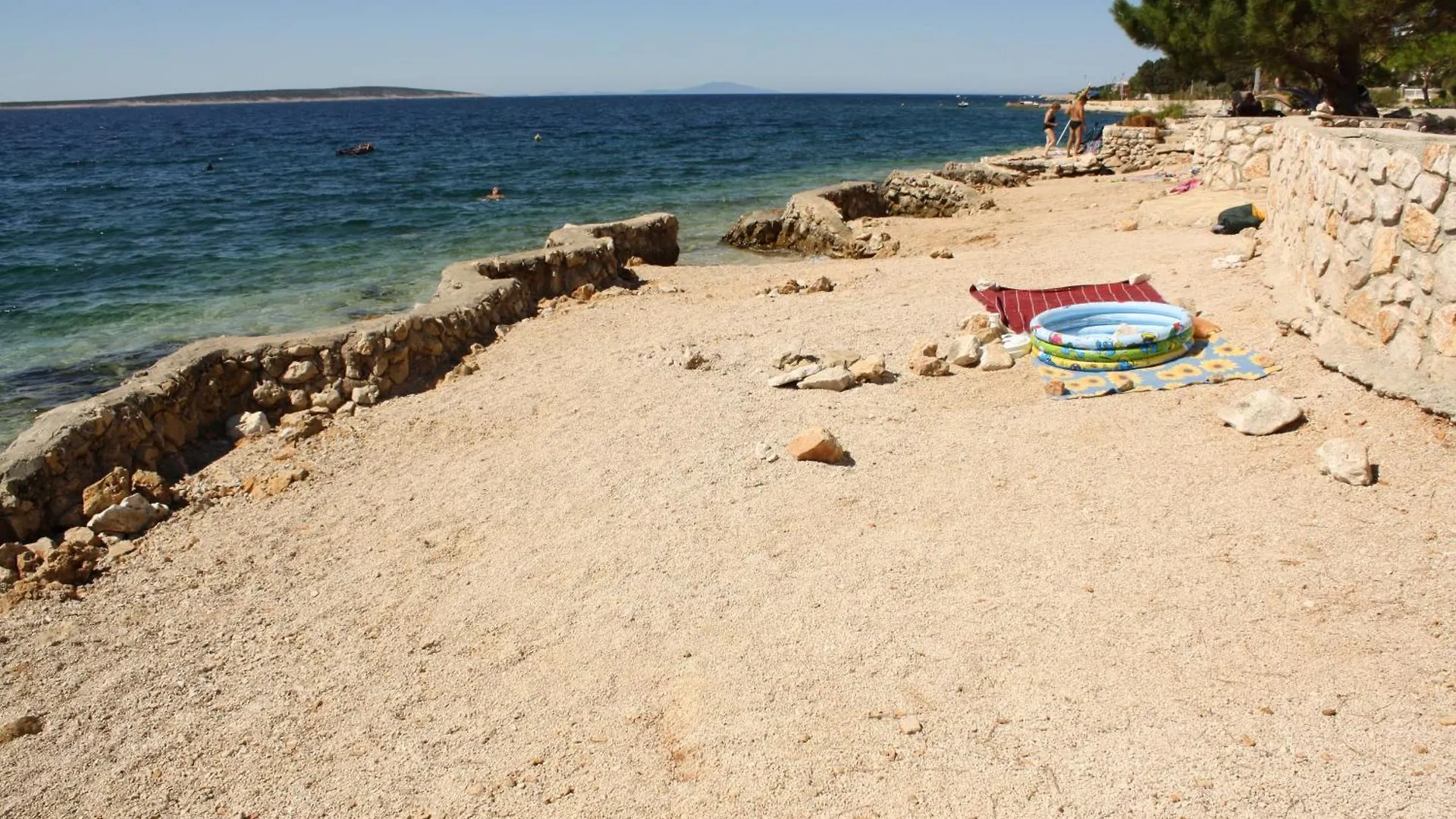 Cozy Seaside Family Apartment Iris In Mandre Croatia